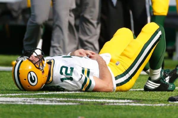 Aaron Rodgers Breaks Collarbone