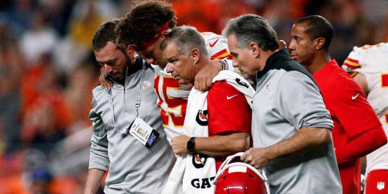 Mahomes-injured-leg